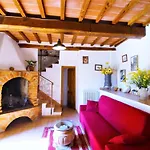 بيت للعطل Charming Stone Retreat *